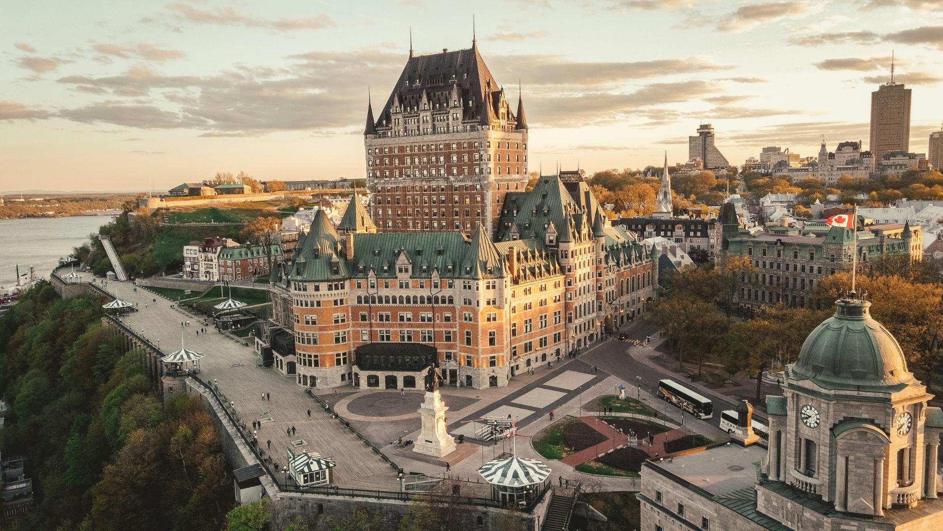 Quebec Charm & Montreal Vibe Tour - background banner