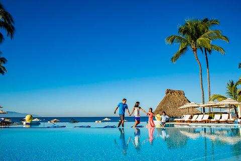 Grand Velas Riviera Nayarit is the perfect Mexican Resort for Vegans! - background banner